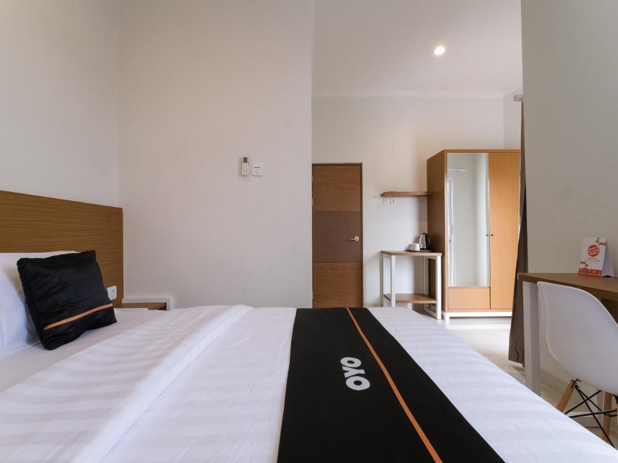 Super Oyo Collection O 90023 Damar Kusumo Guest House Maguwo Екстериор снимка