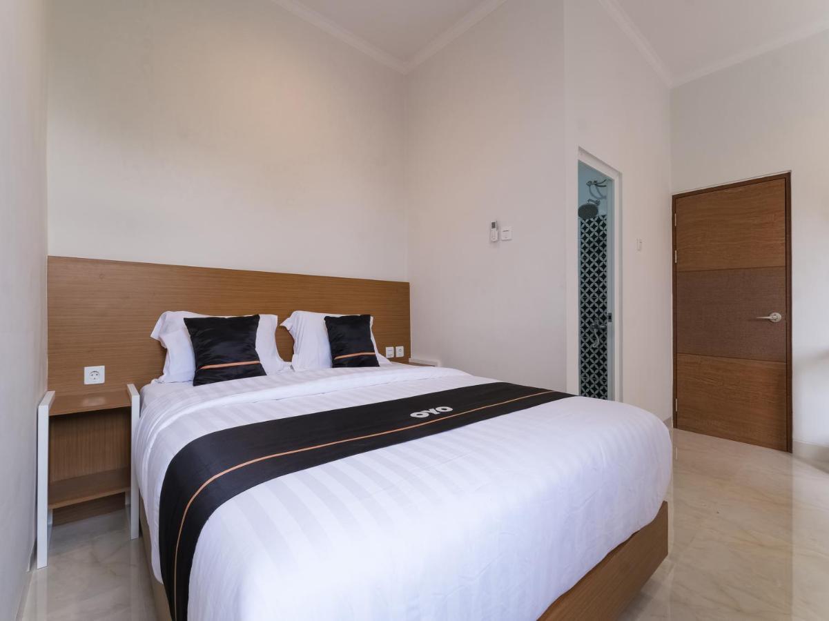 Super Oyo Collection O 90023 Damar Kusumo Guest House Maguwo Екстериор снимка